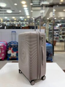 داخل چمدان مسافرتی سه تکه Focus مدل 8011