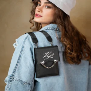 استایل خرید کیف دوشی کارل لاگر فلدمدل AUTOGRAPH CHAIN