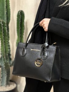 استایل کیف دوشی دستی MICHAEL KORS مدل 477
