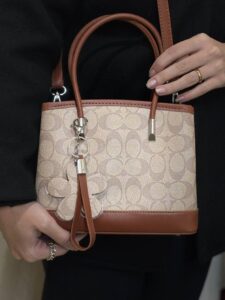 وزن سبک کیف دستی MICHAEL KORS مدل 467